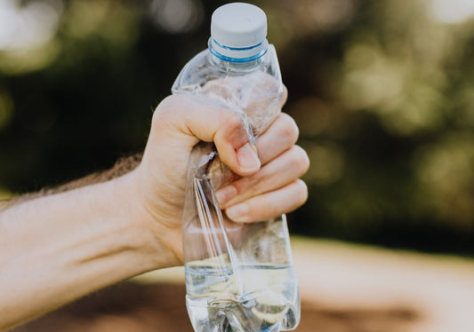 Eau du robinet ou eau en bouteille : quelles sont les meilleures pratiques ?